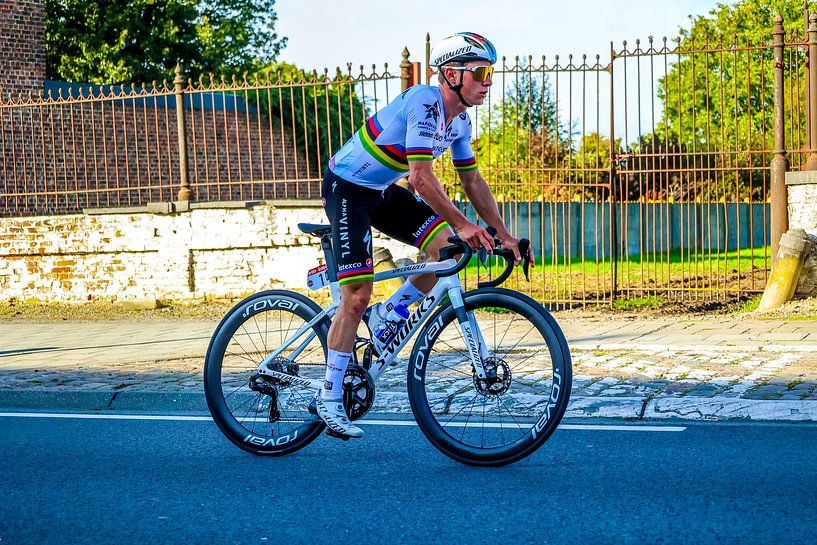 Remco Evenepoel for the first time in his new jersey. by FreddyFinn