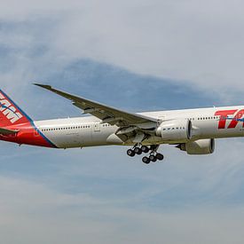 Passagierflugzeug vom Typ Boeing 777-300ER der TAM Linhas Aéreas. von Jaap van den Berg