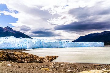 The Perito Moreno Glacier by Ivo de Rooij