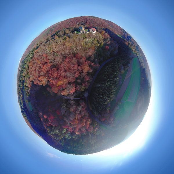 Forêt aux couleurs de l'automne et château de Derneck, Lautertal, Suisse par Christoph Hermann