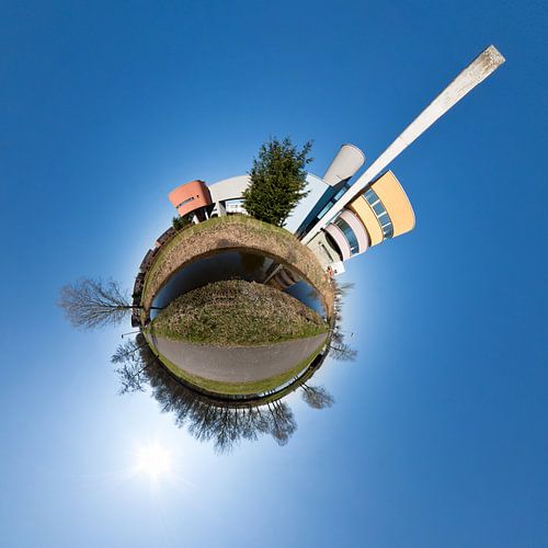 Planet Wall House #2