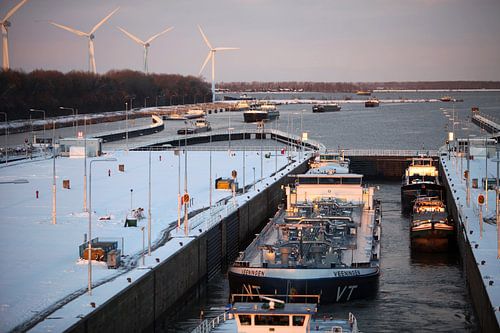 VEENINGEN in VOLKERAKSLUIS