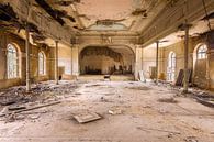 Verlassenes Theater. von Roman Robroek – Fotos verlassener Gebäude Miniaturansicht