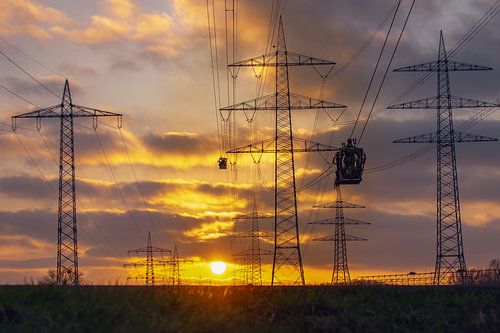 Arbeiten an der Hochspannungsleitung