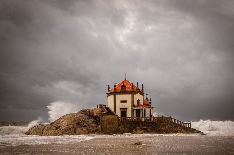 Capela do Senhor da Pedra by Denis Feiner