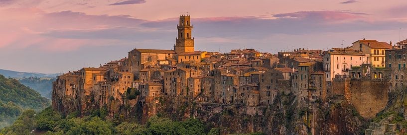 Sonnenaufgang in Pitigliano von Henk Meijer Photography