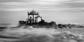 Capela do Senhor da Pedra in Zwart-Wit, Portugal