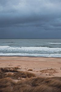 La côte de Scheveningen pendant la tempête sur Denise Tiggelman