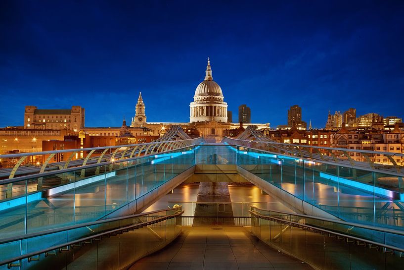 Milleniums Bridge und St. Paul´s Cathedral von Thomas Rieger