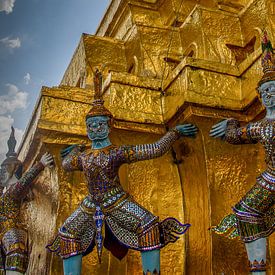 Beelden bij tempel Bangkok van Marilyn Bakker