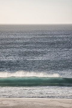 Serene oceaangolven van Shot by Clint