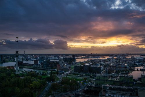 Un magnifique coucher de soleil à Rotterdam