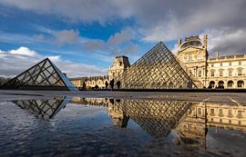 The Louvre in the Mirror of Light by Karsten Rahn