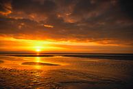 Sonnenuntergang am Strand von Schiermonnikoog am Ende des Tages von Sjoerd van der Wal Fotografie Miniaturansicht