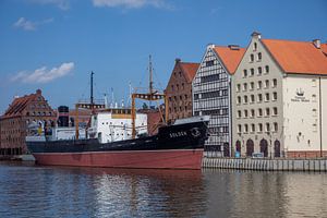 Bateau dans le vieux port de Gdansk, Pologne