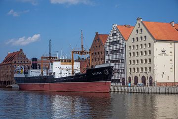 Schiff im alten Hafen von Gdansk, Polen