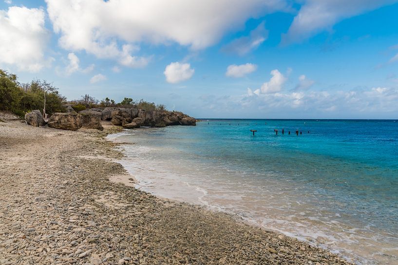 Der Strand der Bucht von Curacao von Joke Van Eeghem