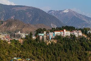 Die Stadt Dharamshala in Indien
