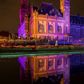 Peace Palace at night by Maurice Haak