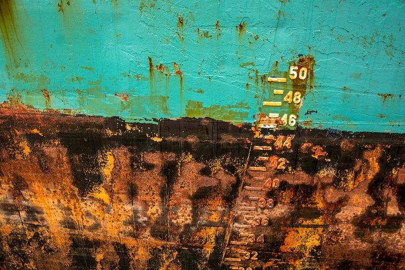 Schiffsrumpf im Hafen ist Kunst. von scheepskijkerhavenfotografie