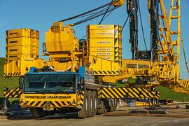 Une grue télescopique Liebherr LTM 1650-8.1 de BKV. sur Jaap van den Berg