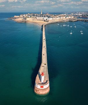 Die lange Seebrücke von Saint-Malo von Niels Tichelaar