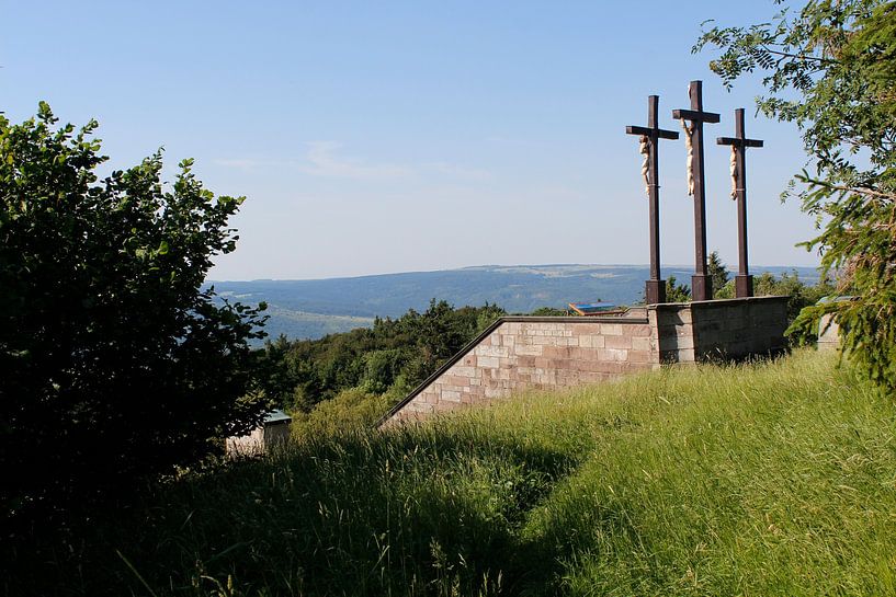 Die 3 Kreuze vom Kreuzberg in der Rhön im Sommer von Martin Flechsig