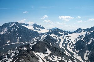 Pics enneigés aux Trois Vallées, France