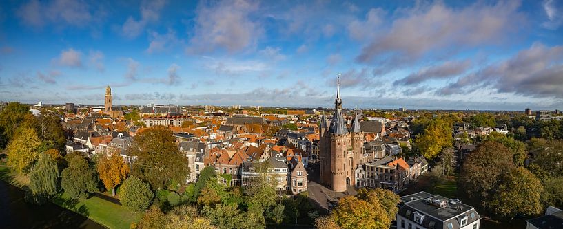 Luftaufnahme der Stadt Zwolle am Sassenpoort während einer schönen Au von Sjoerd van der Wal Fotografie