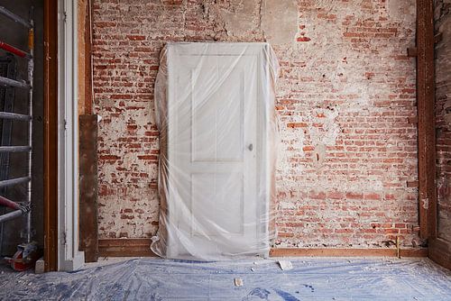  Deur in plastic - Restauratie Pieter Teylers Huis ©Studio Johan Nieuwenhuize