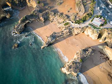Ein Vormittag an der Küste von Lagos in der portugiesischen Region Algarve von David Gorlitz