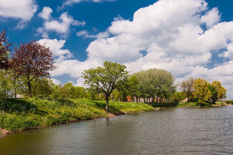 Waterlandschap met wolken by Brian Morgan