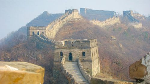 Chinese muur in middaglicht.