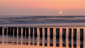 Wellenbrecher bei Sonnenuntergang, Ameland, Niederlande
