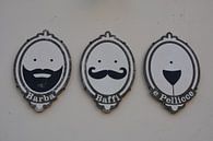Uithangbord bij de Italiaanse kapper; baard snor of..... van My Footprints thumbnail