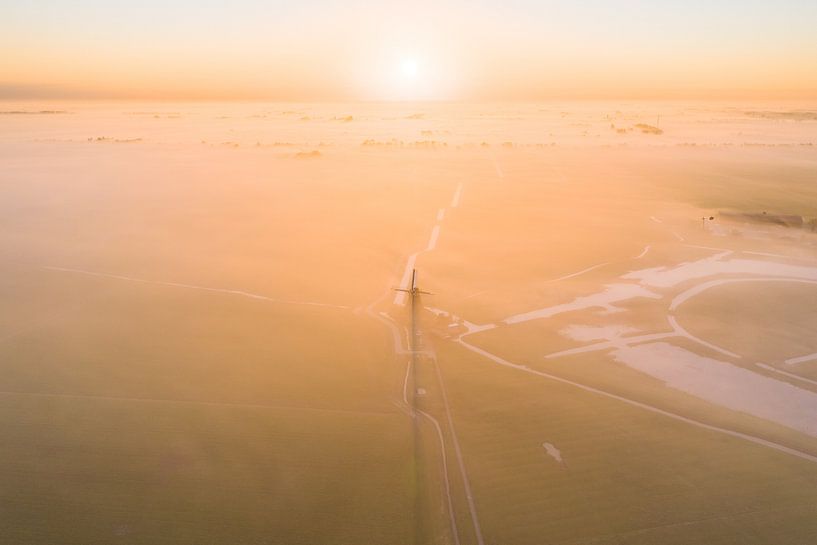 Poldermolen de Koningslaagte bij Zonsopkomst van Droninger