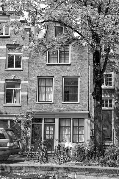 Nummer 3 Egelantiersgracht 54 Huis B&amp;W by Hendrik-Jan Kornelis