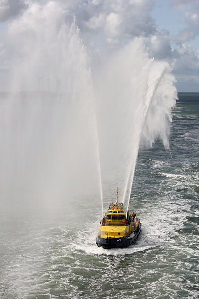 Blusboot in actie in de Rotterdamse haven van W J Kok