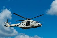 NH90 legerhelikopter in actie van Ilya Korzelius thumbnail