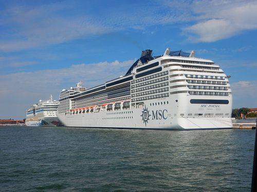 Navire de croisière MSC