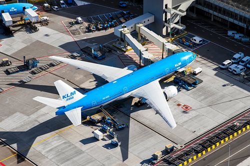 KLM Boeing 777 at the gate