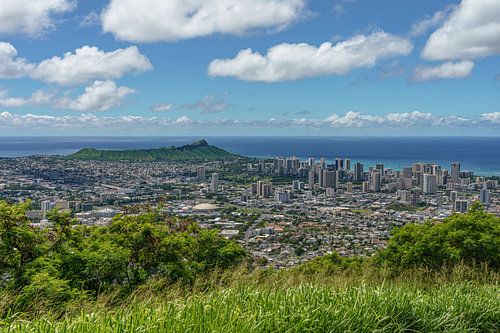 Honolulu, Waikiki et Diamond Head capturés en une seule image.
