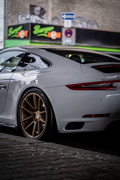 Porsche Berlin street photography by Bastian Otto