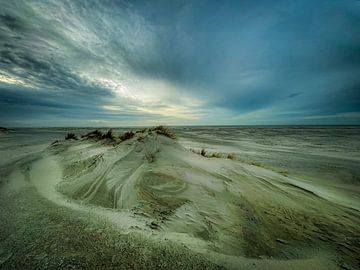 Desolate Beach by Nanouk el Gamal - Wijchers (Photonook)