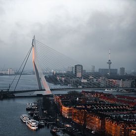 Rotterdam van af de Hefbrug. van Jasper Verolme