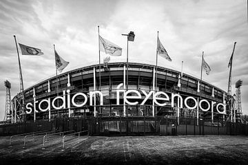 De kuip | Stadion Feyenoord in zwart wit van Steven Dijkshoorn
