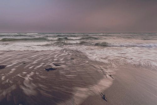 De golven aan de zee.