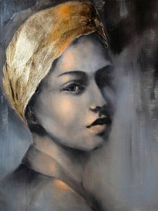 The girl with the golden cloth