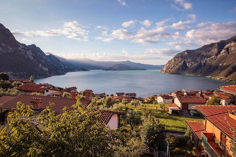 Riva di Solto by Rob Boon