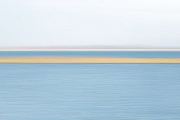 Grevelingenmeer gezien vanuit Bruinisse (ICM fotografie, abstract) van Fotografie Jeronimo